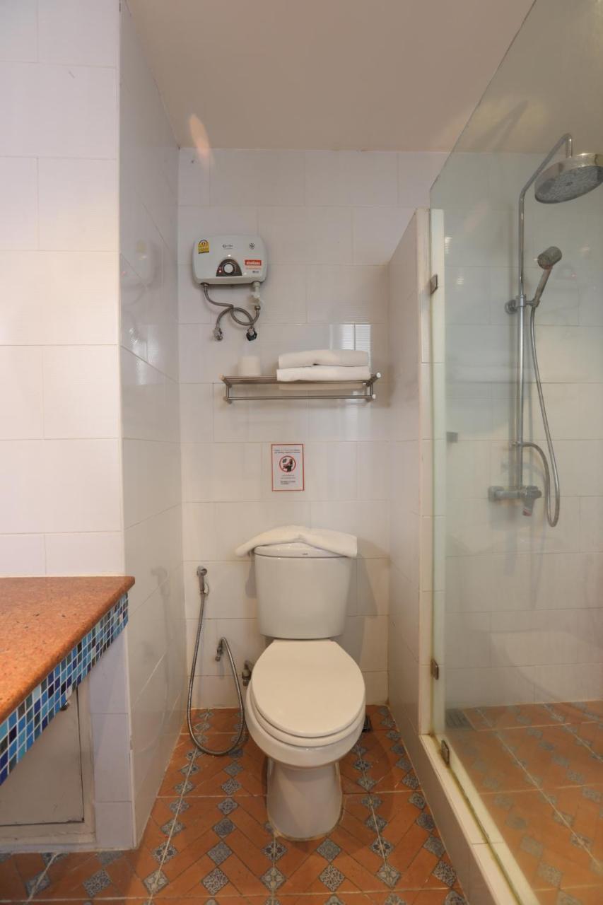 Studio F Sukhumvit 曼谷 外观 照片